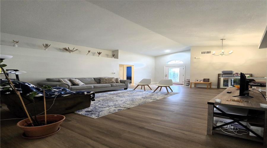 DAVENPORT, Florida 33897, 3 Bedrooms Bedrooms, ,2 BathroomsBathrooms,Residential,For Sale,PINEDALE,0,MFRO6368749