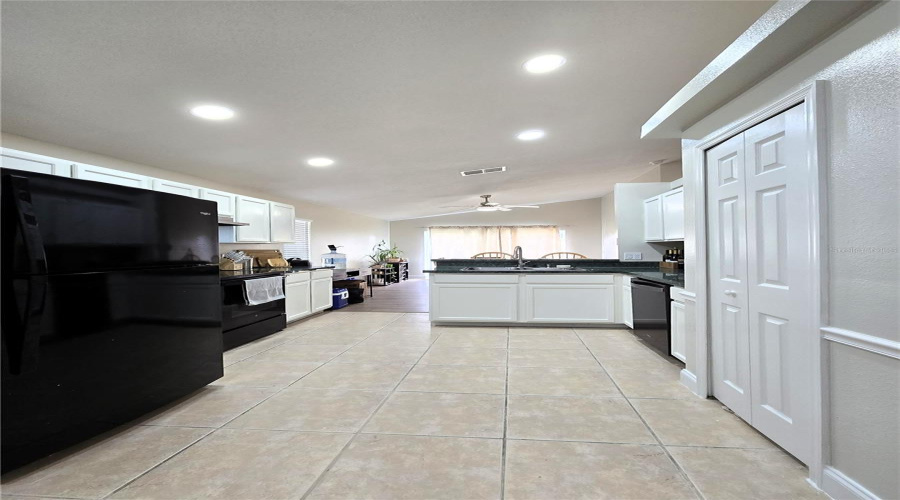 DAVENPORT, Florida 33897, 3 Bedrooms Bedrooms, ,2 BathroomsBathrooms,Residential,For Sale,PINEDALE,0,MFRO6368749