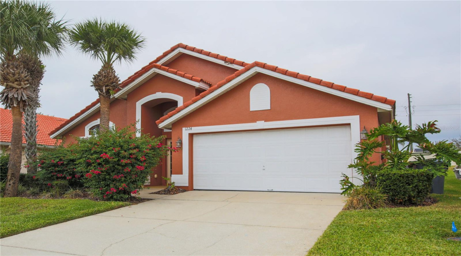DAVENPORT, Florida 33897, 5 Bedrooms Bedrooms, ,3 BathroomsBathrooms,Residential,For Sale,SOLANA,0,MFRS5140239