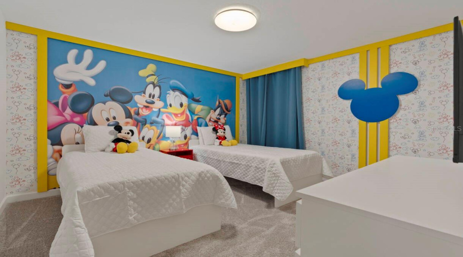 KISSIMMEE, Florida 34746, 8 Bedrooms Bedrooms, ,5 BathroomsBathrooms,Residential,For Sale,PENELOPE,0,MFRO6366087