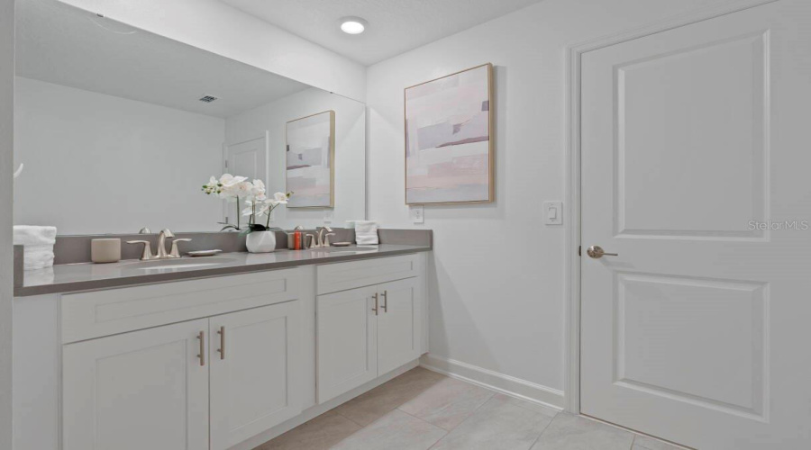 KISSIMMEE, Florida 34746, 8 Bedrooms Bedrooms, ,5 BathroomsBathrooms,Residential,For Sale,PENELOPE,0,MFRO6366087