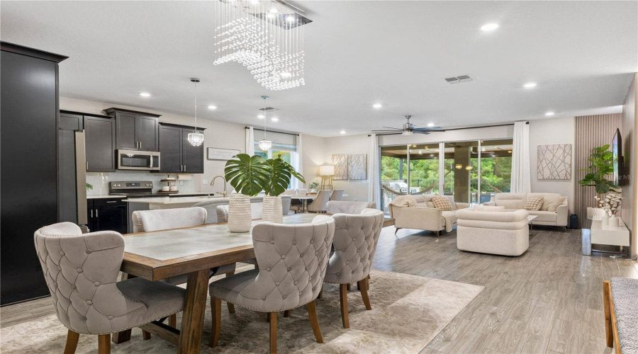 DAVENPORT, Florida 33837, 5 Bedrooms Bedrooms, ,3 BathroomsBathrooms,Residential,For Sale,WESTCHESTER,0,MFRO6346237