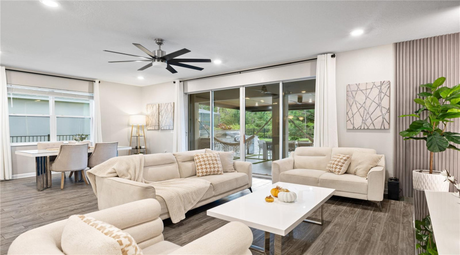 DAVENPORT, Florida 33837, 5 Bedrooms Bedrooms, ,3 BathroomsBathrooms,Residential,For Sale,WESTCHESTER,0,MFRO6346237