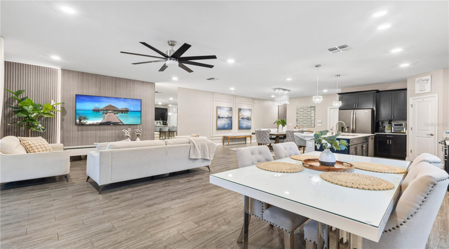 DAVENPORT, Florida 33837, 5 Bedrooms Bedrooms, ,3 BathroomsBathrooms,Residential,For Sale,WESTCHESTER,0,MFRO6346237