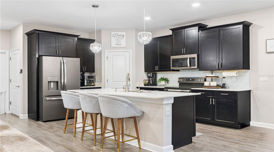 DAVENPORT, Florida 33837, 5 Bedrooms Bedrooms, ,3 BathroomsBathrooms,Residential,For Sale,WESTCHESTER,0,MFRO6346237