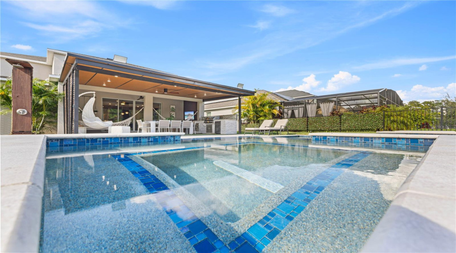 DAVENPORT, Florida 33837, 5 Bedrooms Bedrooms, ,3 BathroomsBathrooms,Residential,For Sale,WESTCHESTER,0,MFRO6346237