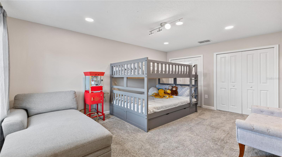 DAVENPORT, Florida 33837, 5 Bedrooms Bedrooms, ,3 BathroomsBathrooms,Residential,For Sale,WESTCHESTER,0,MFRO6346237