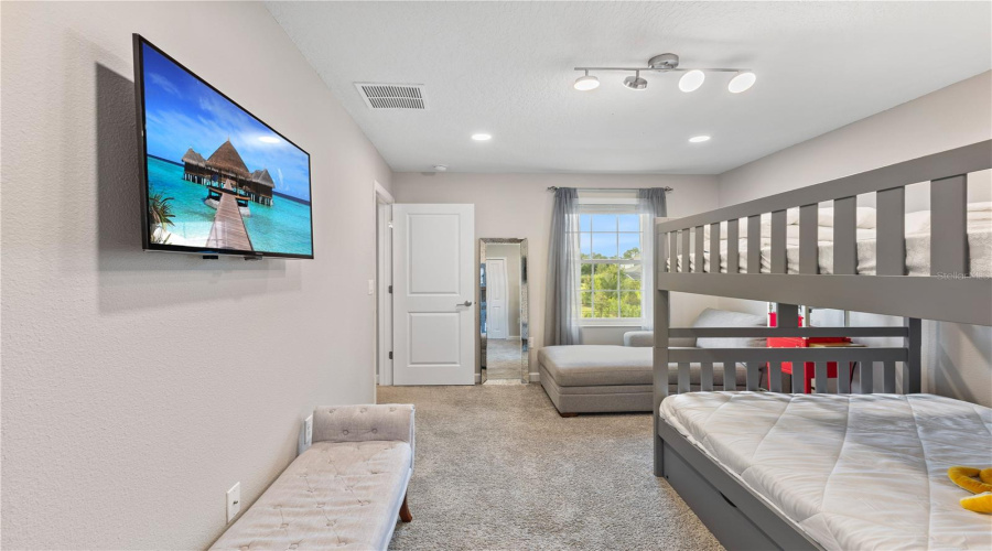 DAVENPORT, Florida 33837, 5 Bedrooms Bedrooms, ,3 BathroomsBathrooms,Residential,For Sale,WESTCHESTER,0,MFRO6346237