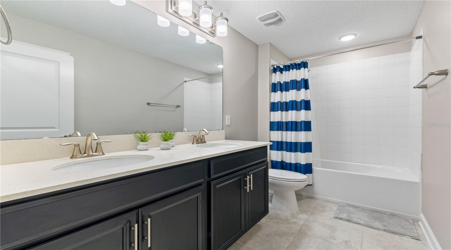 DAVENPORT, Florida 33837, 5 Bedrooms Bedrooms, ,3 BathroomsBathrooms,Residential,For Sale,WESTCHESTER,0,MFRO6346237