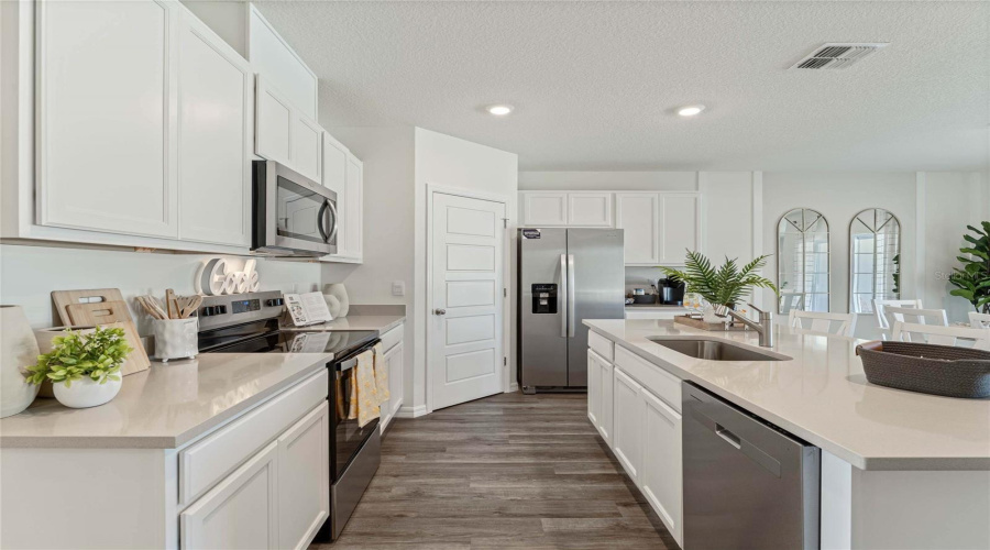 DAVENPORT, Florida 33837, 4 Bedrooms Bedrooms, ,2 BathroomsBathrooms,Residential,For Sale,MOLERA BEACH,0,MFRO6344439