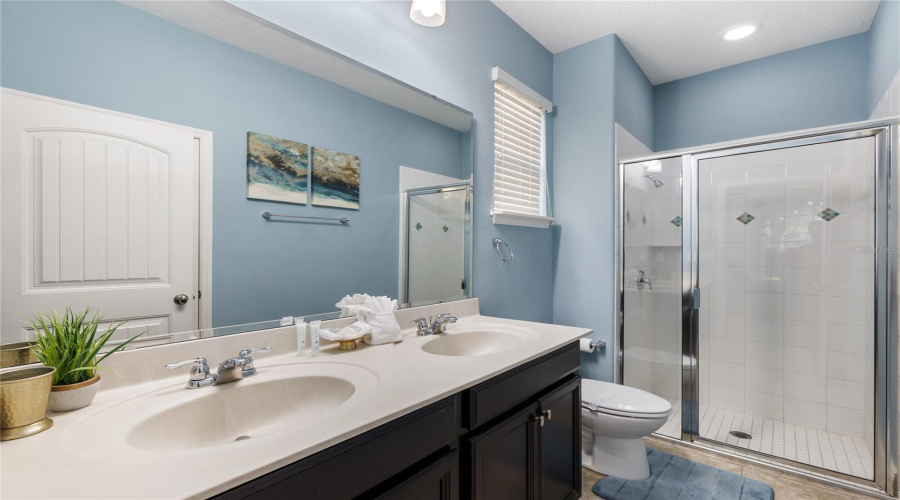 DAVENPORT, Florida 33837, 5 Bedrooms Bedrooms, ,5 BathroomsBathrooms,Residential,For Sale,OAKBOURNE,0,MFRO6368501