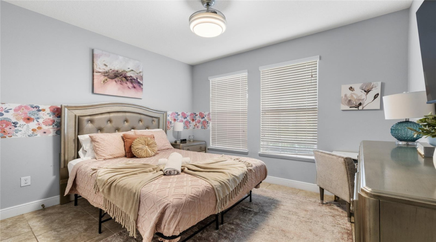 DAVENPORT, Florida 33837, 5 Bedrooms Bedrooms, ,5 BathroomsBathrooms,Residential,For Sale,OAKBOURNE,0,MFRO6368501