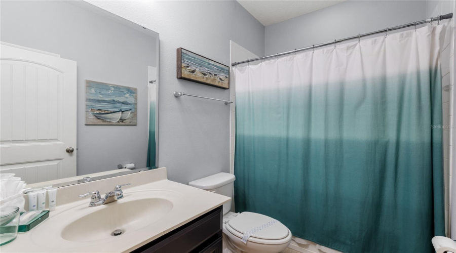 DAVENPORT, Florida 33837, 5 Bedrooms Bedrooms, ,5 BathroomsBathrooms,Residential,For Sale,OAKBOURNE,0,MFRO6368501