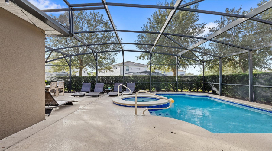 DAVENPORT, Florida 33837, 5 Bedrooms Bedrooms, ,5 BathroomsBathrooms,Residential,For Sale,OAKBOURNE,0,MFRO6368501