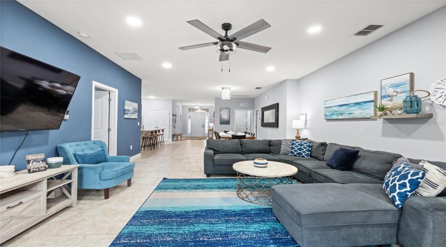 DAVENPORT, Florida 33837, 5 Bedrooms Bedrooms, ,5 BathroomsBathrooms,Residential,For Sale,OAKBOURNE,0,MFRO6368501