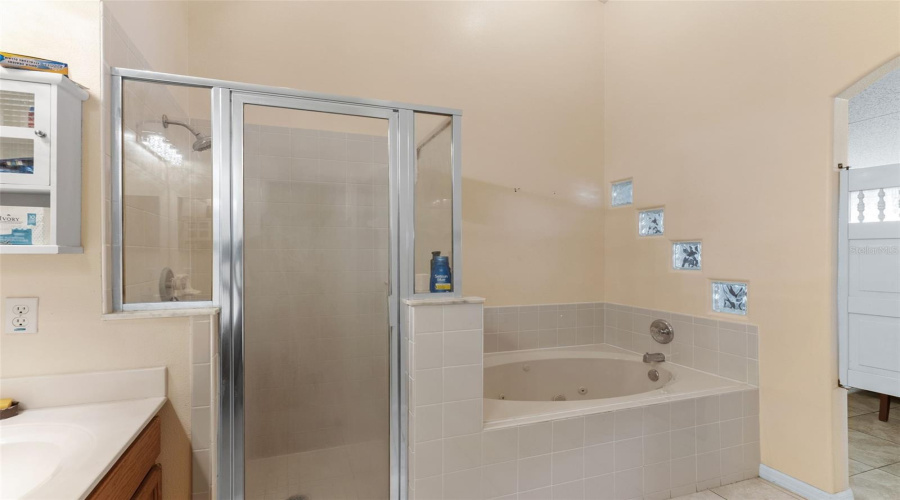 DAVENPORT, Florida 33837, 4 Bedrooms Bedrooms, ,2 BathroomsBathrooms,Residential,For Sale,JESSAMINE,0,MFRO6366970