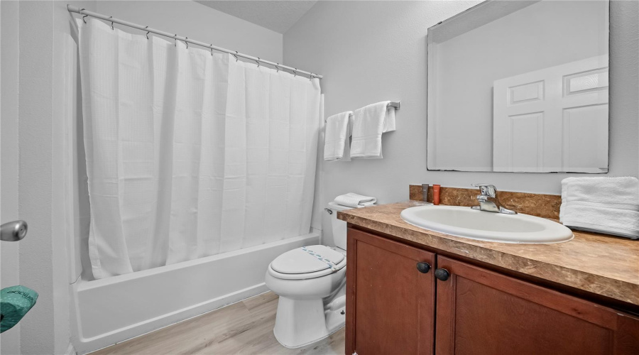 KISSIMMEE, Florida 34746, 8 Bedrooms Bedrooms, ,5 BathroomsBathrooms,Residential,For Sale,BLUE DIAMOND,0,MFRO6367485