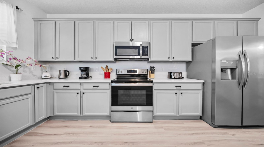 KISSIMMEE, Florida 34746, 8 Bedrooms Bedrooms, ,5 BathroomsBathrooms,Residential,For Sale,BLUE DIAMOND,0,MFRO6367485