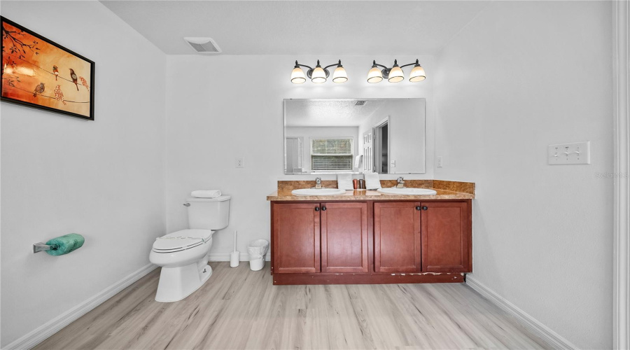 KISSIMMEE, Florida 34746, 8 Bedrooms Bedrooms, ,5 BathroomsBathrooms,Residential,For Sale,BLUE DIAMOND,0,MFRO6367485