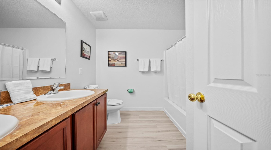 KISSIMMEE, Florida 34746, 8 Bedrooms Bedrooms, ,5 BathroomsBathrooms,Residential,For Sale,BLUE DIAMOND,0,MFRO6367485