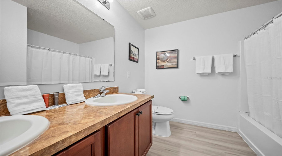 KISSIMMEE, Florida 34746, 8 Bedrooms Bedrooms, ,5 BathroomsBathrooms,Residential,For Sale,BLUE DIAMOND,0,MFRO6367485