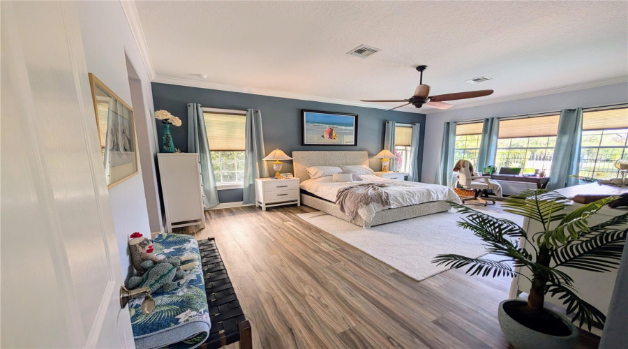 oversized owner's suite