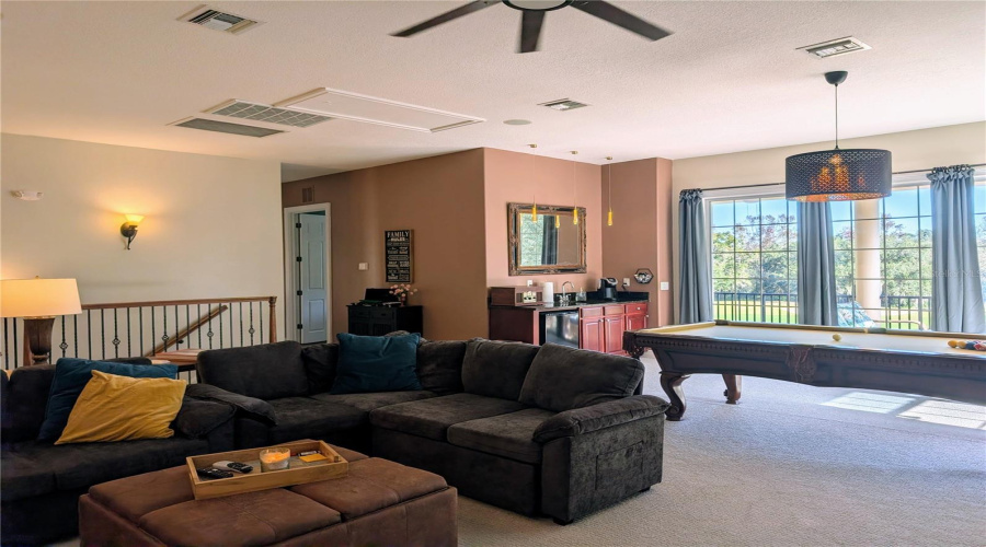 sectional pulls out to make 2 twin beds