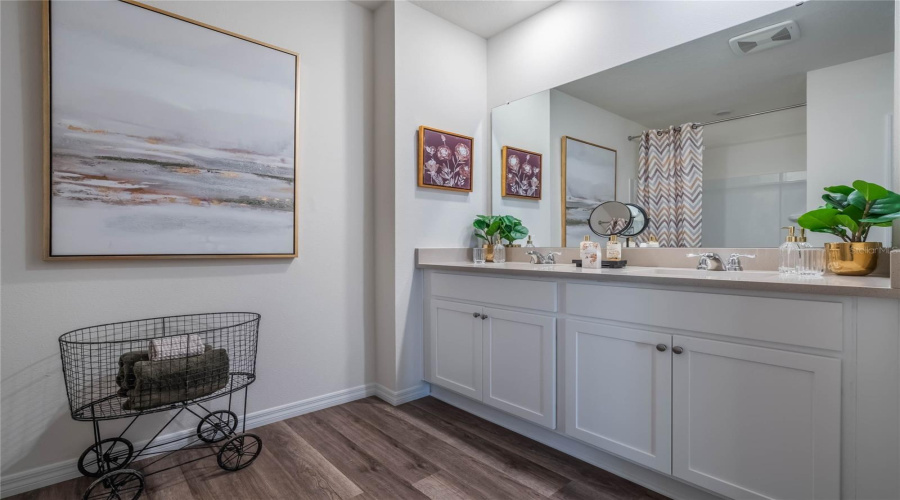 DAVENPORT, Florida 33896, 5 Bedrooms Bedrooms, ,3 BathroomsBathrooms,Residential,For Sale,OAKS RIVER,0,MFRO6369022