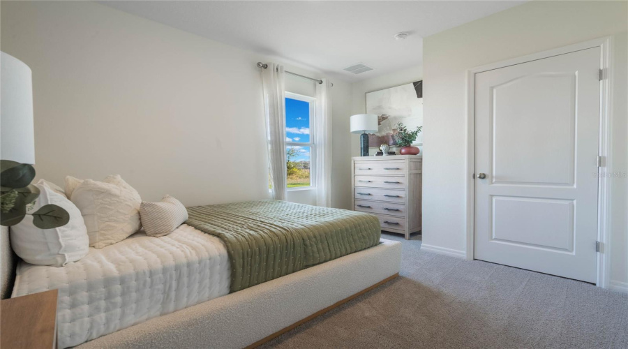 DAVENPORT, Florida 33896, 5 Bedrooms Bedrooms, ,3 BathroomsBathrooms,Residential,For Sale,OAKS RIVER,0,MFRO6369069