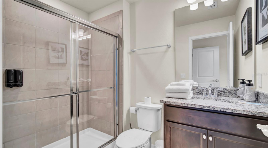 DAVENPORT, Florida 33897, 5 Bedrooms Bedrooms, ,4 BathroomsBathrooms,Residential,For Sale,LANA,0,MFRO6369068