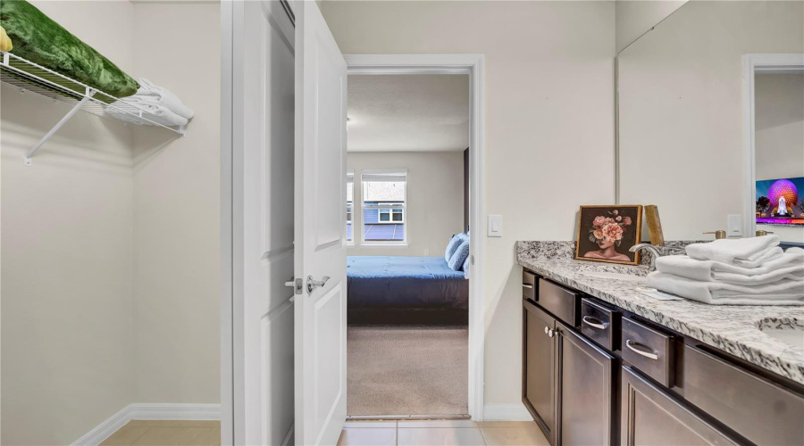 DAVENPORT, Florida 33897, 5 Bedrooms Bedrooms, ,4 BathroomsBathrooms,Residential,For Sale,LANA,0,MFRO6369068