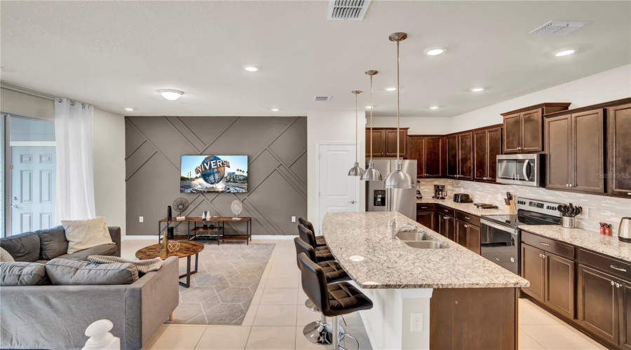 DAVENPORT, Florida 33897, 5 Bedrooms Bedrooms, ,4 BathroomsBathrooms,Residential,For Sale,LANA,0,MFRO6369068