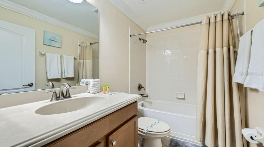 KISSIMMEE, Florida 34747, 6 Bedrooms Bedrooms, ,5 BathroomsBathrooms,Residential,For Sale,BUCCANEER PALM,0,MFRO6306835