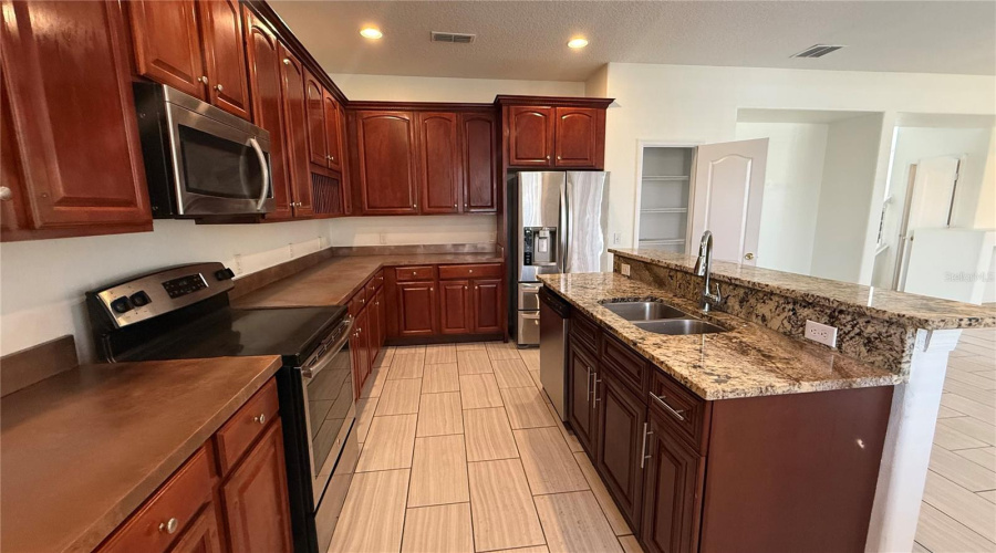 KISSIMMEE, Florida 34746, 5 Bedrooms Bedrooms, ,3 BathroomsBathrooms,Residential,For Sale,PHILADELPHIA,0,MFRS5140609