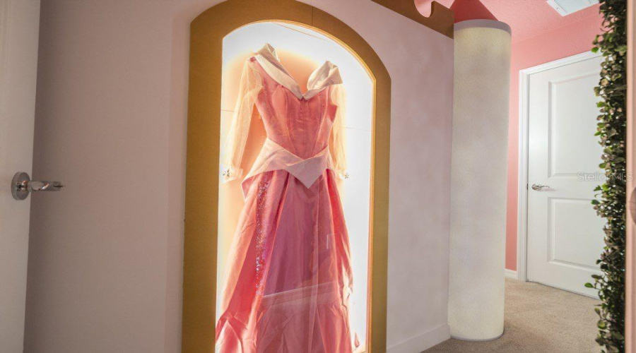 DAVENPORT, Florida 33897, 5 Bedrooms Bedrooms, ,4 BathroomsBathrooms,Residential,For Sale,LANA,0,MFRO6369073