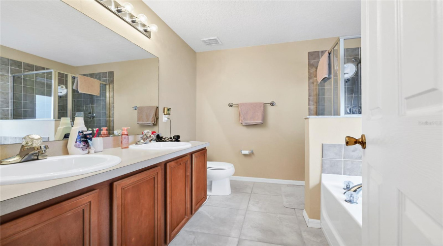 DAVENPORT, Florida 33896, 3 Bedrooms Bedrooms, ,2 BathroomsBathrooms,Residential,For Sale,VERDI,0,MFRO6369167