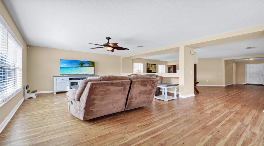 DAVENPORT, Florida 33896, 3 Bedrooms Bedrooms, ,2 BathroomsBathrooms,Residential,For Sale,VERDI,0,MFRO6369167