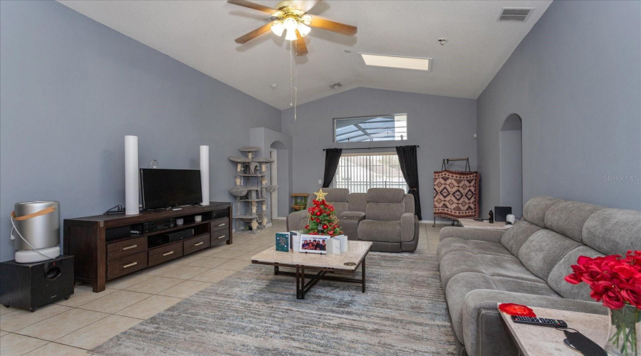 KISSIMMEE, Florida 34747, 5 Bedrooms Bedrooms, ,4 BathroomsBathrooms,Residential,For Sale,LUISENO,0,MFRO6369029