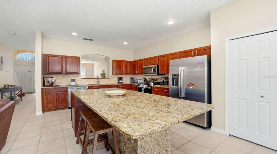 DAVENPORT, Florida 33897, 6 Bedrooms Bedrooms, ,5 BathroomsBathrooms,Residential,For Sale,SEVILLA,0,MFRNS1086832