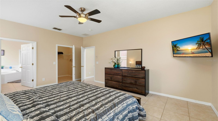 DAVENPORT, Florida 33897, 6 Bedrooms Bedrooms, ,5 BathroomsBathrooms,Residential,For Sale,SEVILLA,0,MFRNS1086832