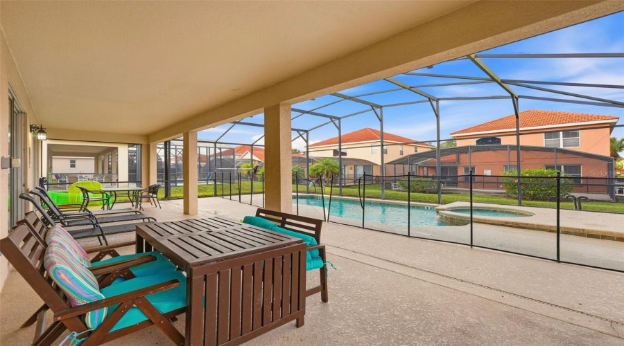 DAVENPORT, Florida 33897, 6 Bedrooms Bedrooms, ,5 BathroomsBathrooms,Residential,For Sale,SEVILLA,0,MFRNS1086832