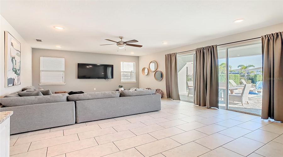 KISSIMMEE, Florida 34747, 5 Bedrooms Bedrooms, ,5 BathroomsBathrooms,Residential,For Sale,SOUTHFIELD,0,MFRO6365793