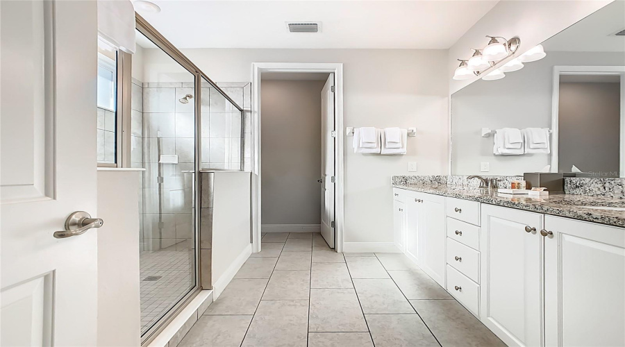 KISSIMMEE, Florida 34747, 5 Bedrooms Bedrooms, ,5 BathroomsBathrooms,Residential,For Sale,SOUTHFIELD,0,MFRO6365793