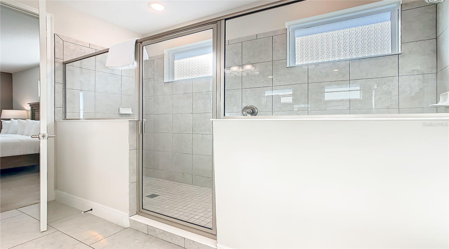 KISSIMMEE, Florida 34747, 5 Bedrooms Bedrooms, ,5 BathroomsBathrooms,Residential,For Sale,SOUTHFIELD,0,MFRO6365793