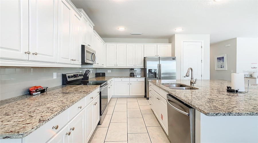 KISSIMMEE, Florida 34747, 5 Bedrooms Bedrooms, ,5 BathroomsBathrooms,Residential,For Sale,SOUTHFIELD,0,MFRO6365793