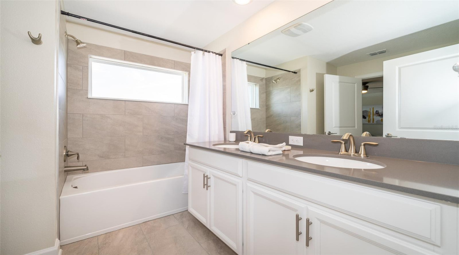 KISSIMMEE, Florida 34746, 4 Bedrooms Bedrooms, ,3 BathroomsBathrooms,Residential,For Sale,SIMILE,0,MFRS5140497