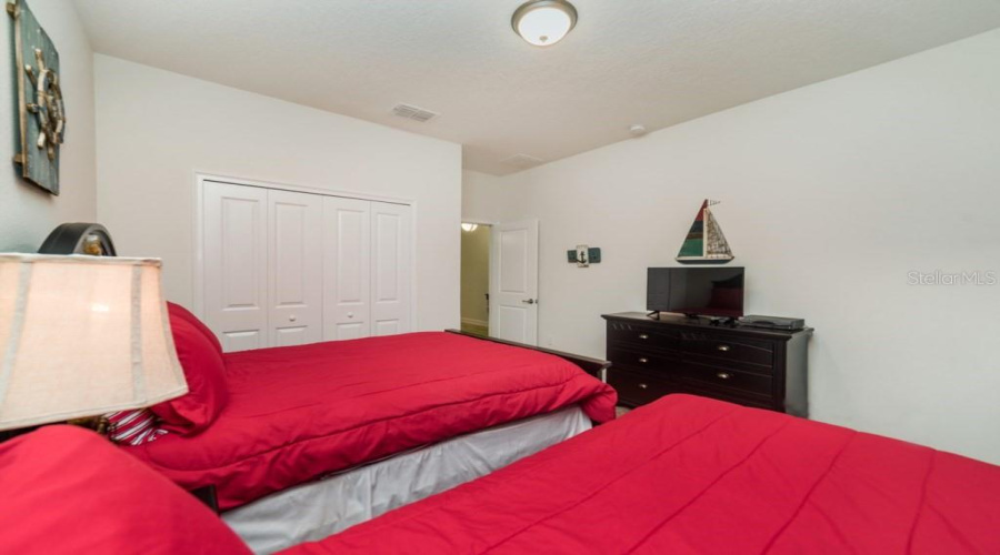 KISSIMMEE, Florida 34746, 6 Bedrooms Bedrooms, ,5 BathroomsBathrooms,Residential,For Sale,SLEEPY HOLLOW,0,MFRO6352047