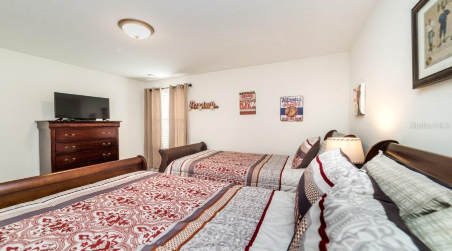 KISSIMMEE, Florida 34746, 6 Bedrooms Bedrooms, ,5 BathroomsBathrooms,Residential,For Sale,SLEEPY HOLLOW,0,MFRO6352047