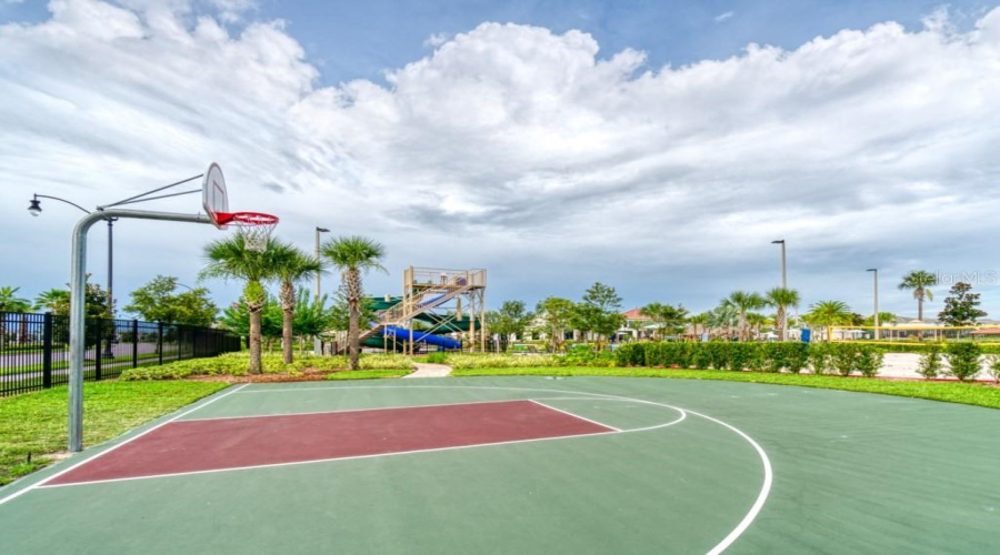 KISSIMMEE, Florida 34746, 6 Bedrooms Bedrooms, ,5 BathroomsBathrooms,Residential,For Sale,SLEEPY HOLLOW,0,MFRO6352047