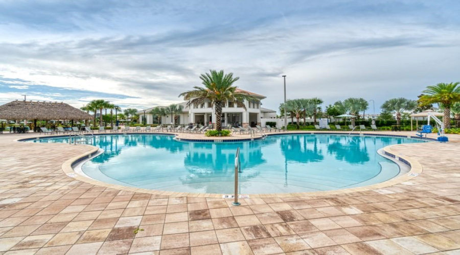 KISSIMMEE, Florida 34746, 6 Bedrooms Bedrooms, ,5 BathroomsBathrooms,Residential,For Sale,SLEEPY HOLLOW,0,MFRO6352047